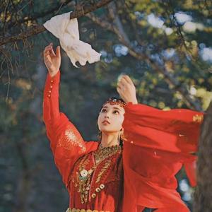 白鹿被强❌喷水羞羞漫画
